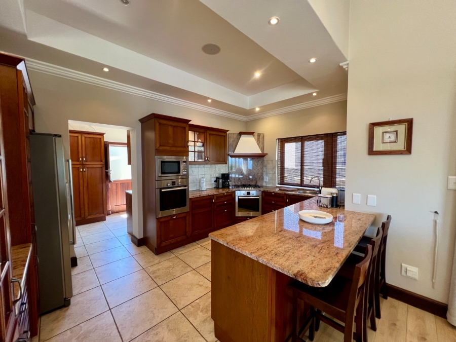 5 Bedroom Property for Sale in Oubaai Western Cape